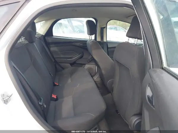 1FADP3E27GL304918 2016 FORD FOCUS - Image 8