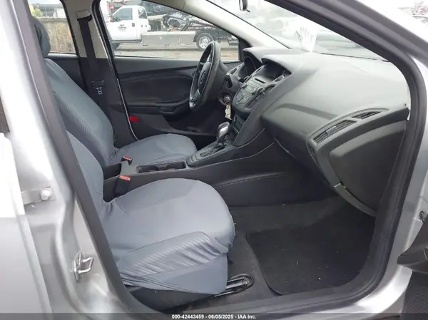 1FADP3E27GL311299 2016 FORD FOCUS - Image 1