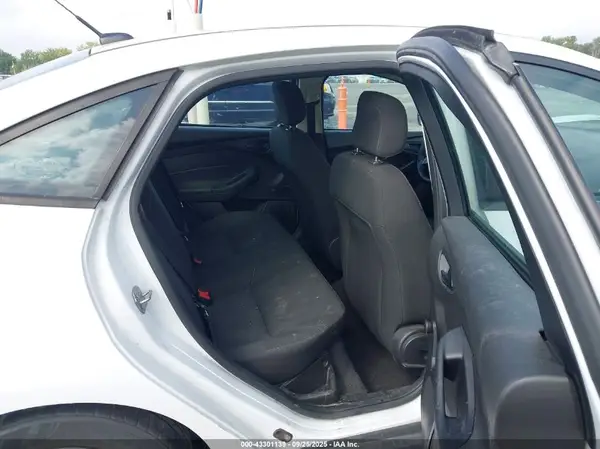 1FADP3E27GL325669 2016 FORD FOCUS - Image 8