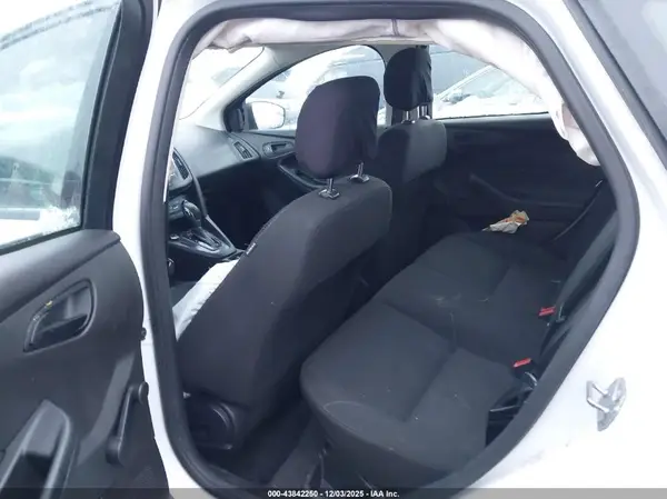 1FADP3E27GL390683 2016 FORD FOCUS - Image 8