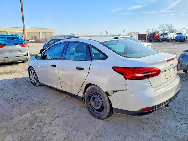 1FADP3E27GL403710 2016 FORD FOCUS - Image 2