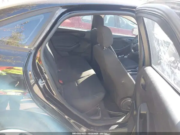 1FADP3E27GL404081 2016 FORD FOCUS - Image 8