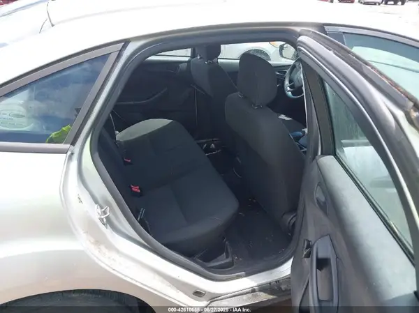 1FADP3E27HL204626 2017 FORD FOCUS - Image 8