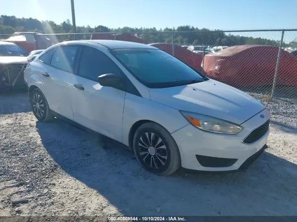 1FADP3E27HL241739 2017 FORD FOCUS - Image 1