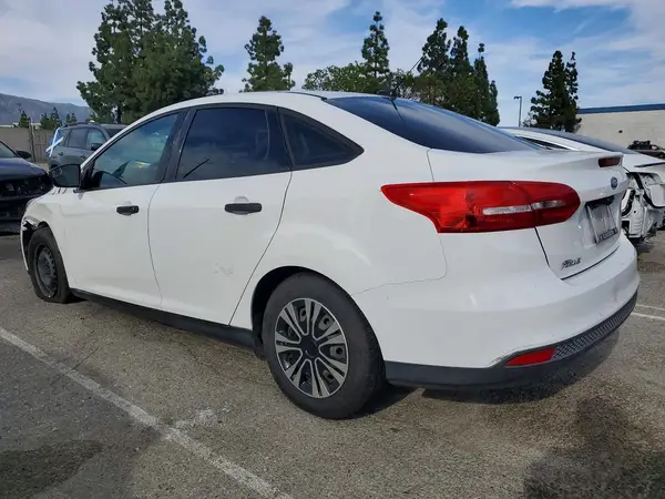 1FADP3E27HL254829 2017 FORD FOCUS - Image 2