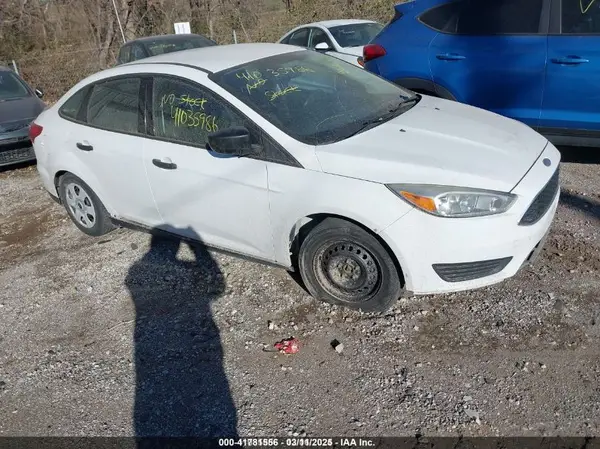1FADP3E27HL256886 2017 FORD FOCUS - Image 1
