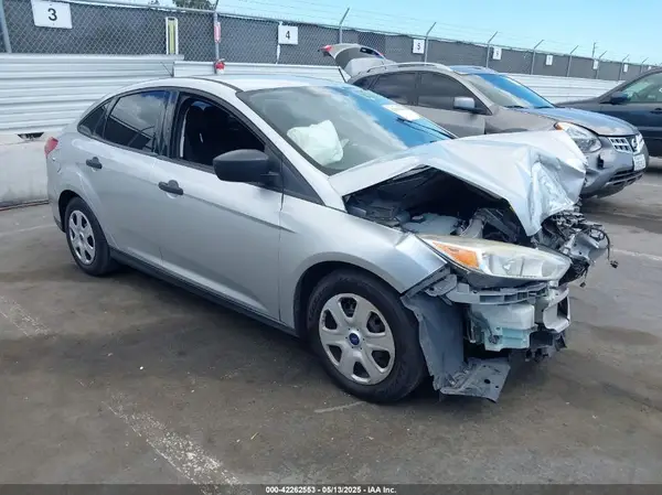 1FADP3E27HL267001 2017 FORD FOCUS - Image 1