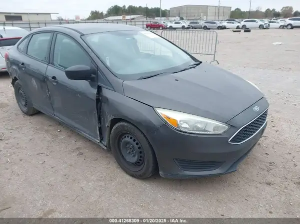 1FADP3E27HL295817 2017 FORD FOCUS - Image 1
