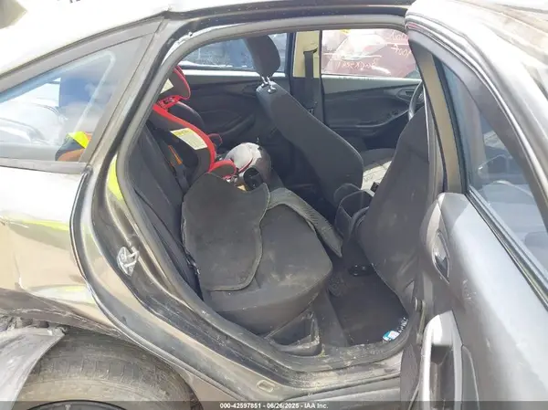 1FADP3E27HL303396 2017 FORD FOCUS - Image 8