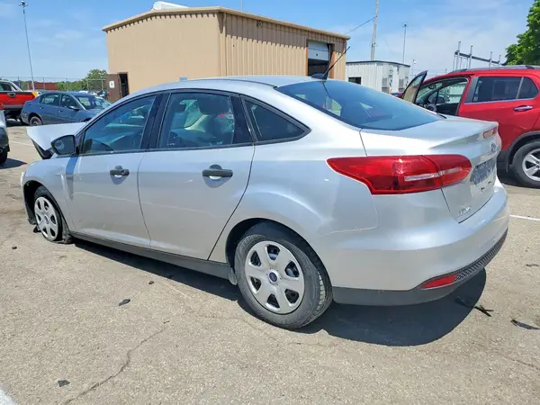 1FADP3E27HL332073 2017 FORD FOCUS - Image 2