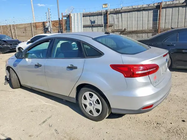 1FADP3E27JL223912 2018 FORD FOCUS - Image 2