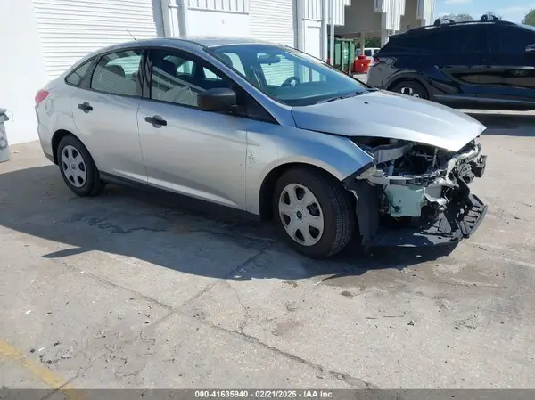 1FADP3E27JL226129 2018 FORD FOCUS - Image 1