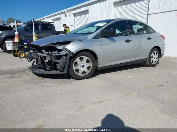 1FADP3E27JL226129 2018 FORD FOCUS - Image 2