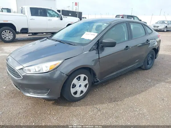 1FADP3E27JL240113 2018 FORD FOCUS - Image 2