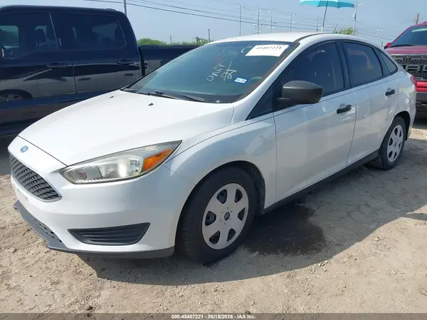 1FADP3E27JL240578 2018 FORD FOCUS - Image 2