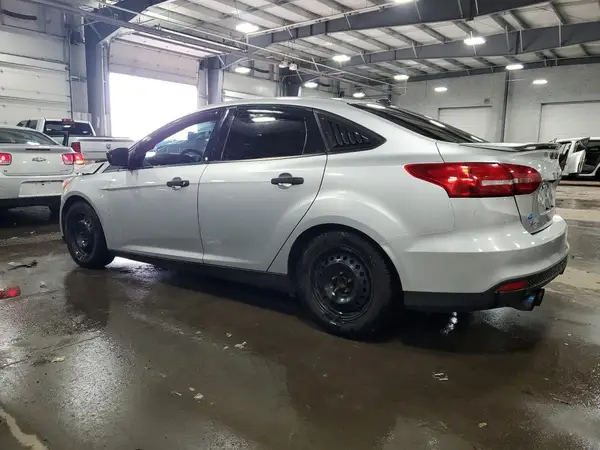 1FADP3E27JL260006 2018 FORD FOCUS - Image 2