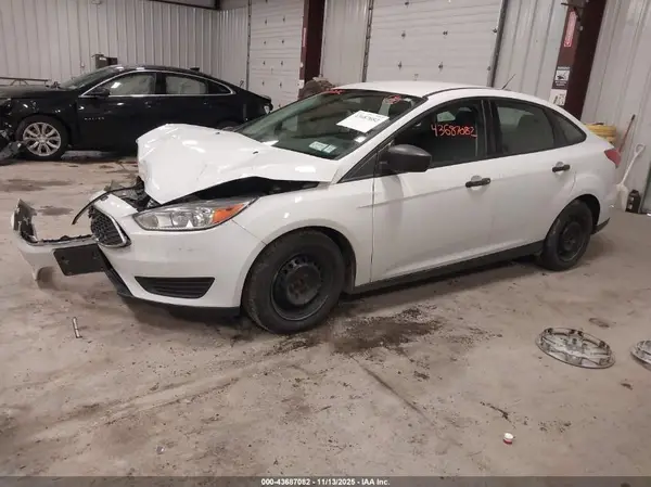 1FADP3E27JL274651 2018 FORD FOCUS - Image 2
