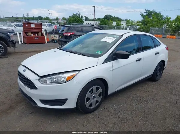 1FADP3E27JL283964 2018 FORD FOCUS - Image 2
