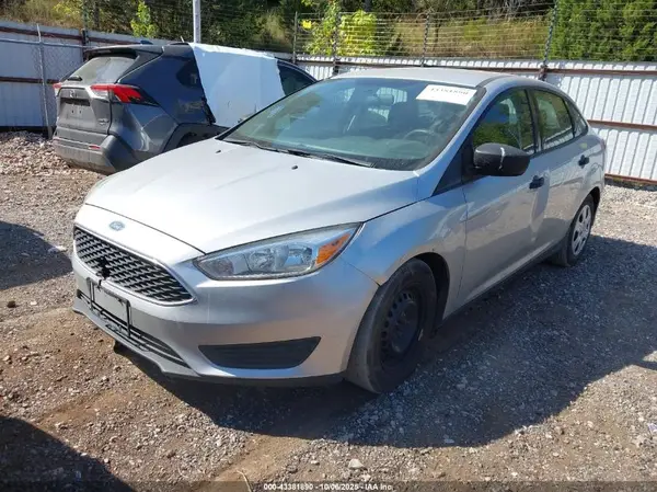 1FADP3E27JL286718 2018 FORD FOCUS - Image 2