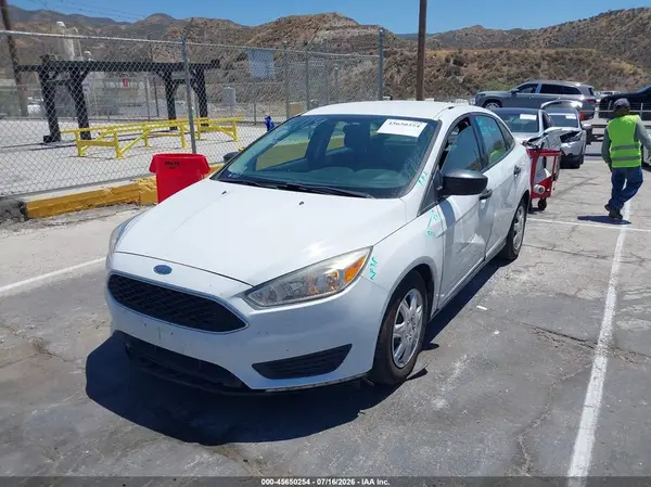 1FADP3E27JL292874 2018 FORD FOCUS - Image 2