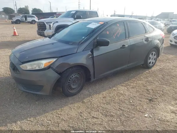 1FADP3E27JL302755 2018 FORD FOCUS - Image 2