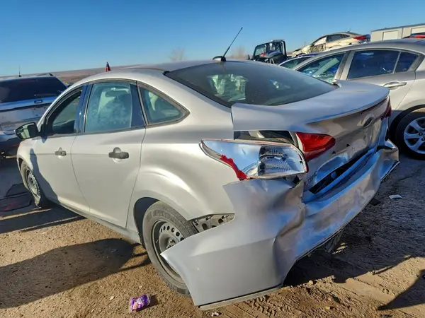 1FADP3E27JL303484 2018 FORD FOCUS - Image 2