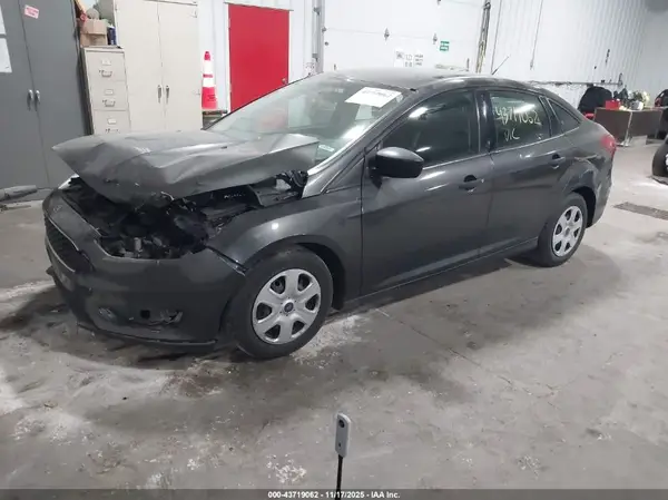 1FADP3E27JL311701 2018 FORD FOCUS - Image 2