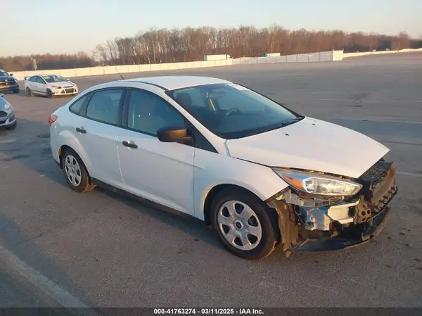 1FADP3E28GL202222 2016 FORD FOCUS - Image 1