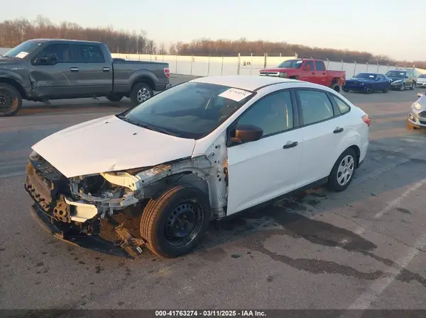 1FADP3E28GL202222 2016 FORD FOCUS - Image 2