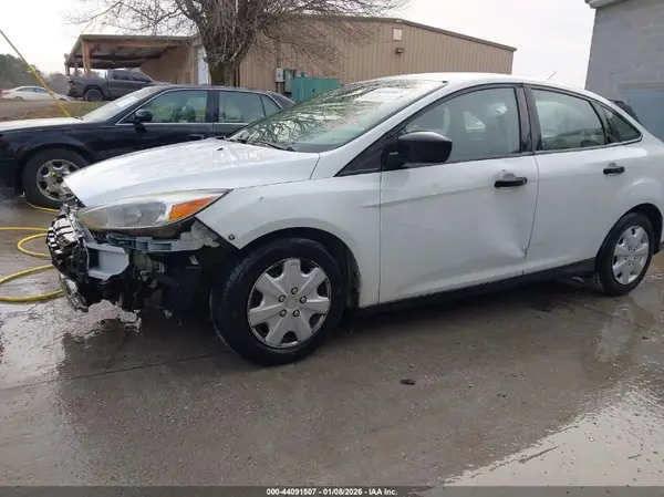 1FADP3E28GL264574 2016 FORD FOCUS - Image 2