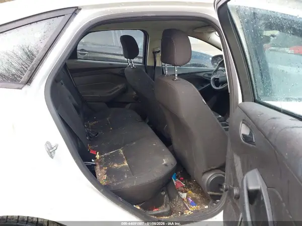 1FADP3E28GL264574 2016 FORD FOCUS - Image 8