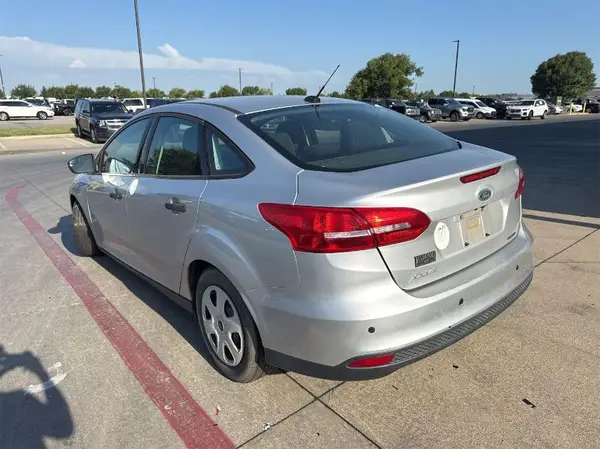 1FADP3E28GL366179 2016 FORD FOCUS - Image 2