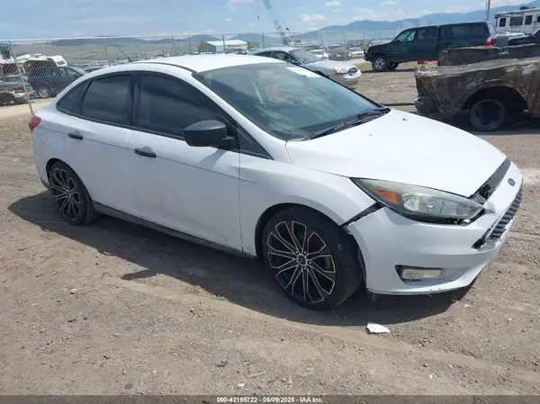 1FADP3E28GL369809 2016 FORD FOCUS - Image 1