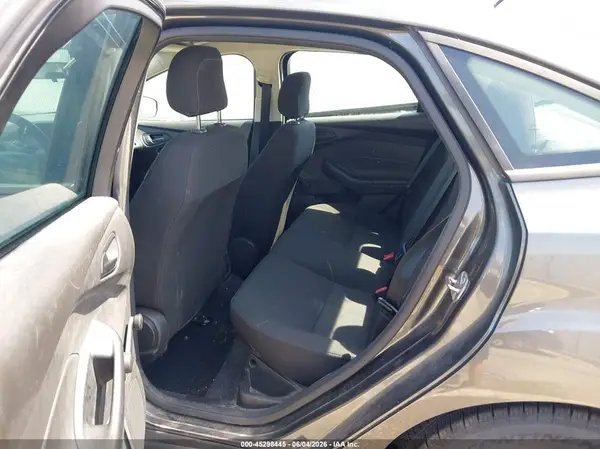1FADP3E28HL210614 2017 FORD FOCUS - Image 8