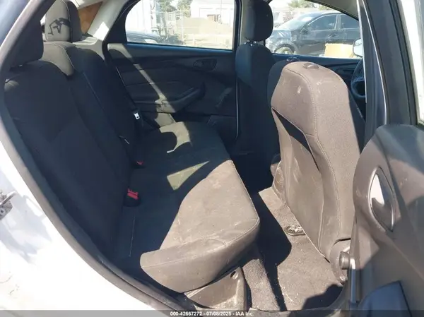 1FADP3E28HL319820 2017 FORD FOCUS - Image 8