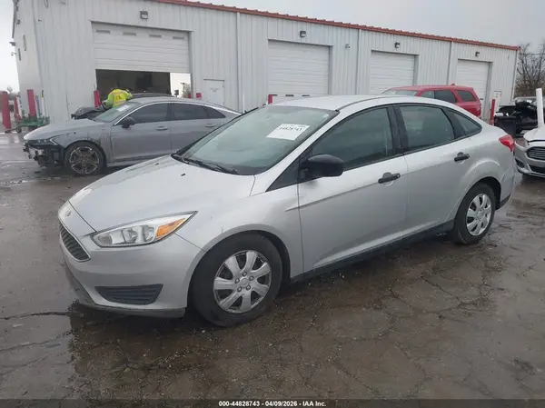 1FADP3E28JL215172 2018 FORD FOCUS - Image 2