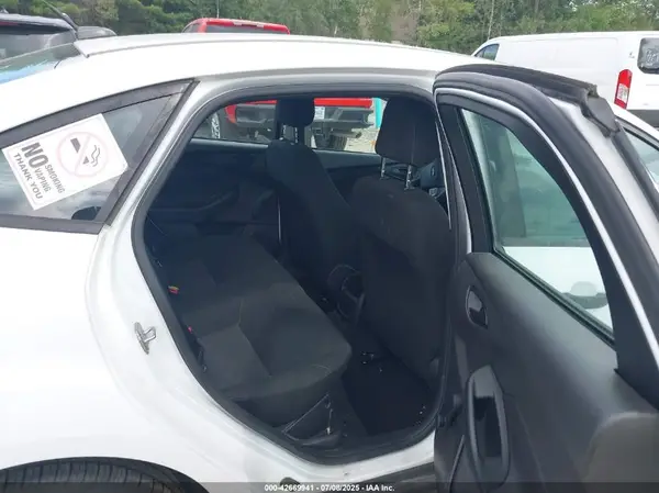 1FADP3E28JL225846 2018 FORD FOCUS - Image 8