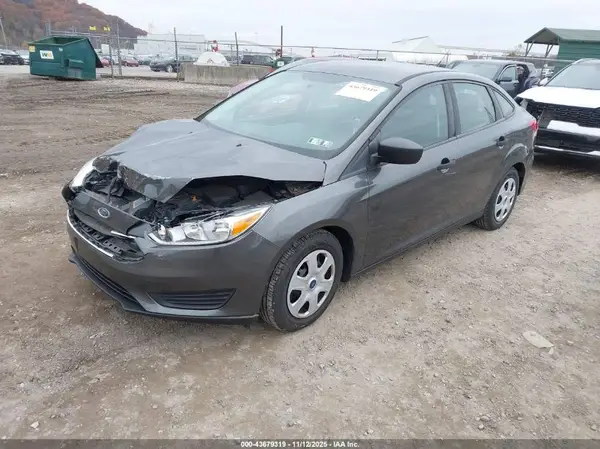 1FADP3E28JL239469 2018 FORD FOCUS - Image 2