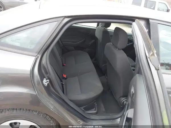 1FADP3E28JL239469 2018 FORD FOCUS - Image 8