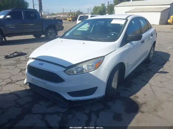 1FADP3E28JL244722 2018 FORD FOCUS - Image 2