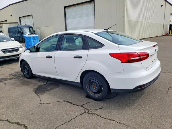 1FADP3E28JL244963 2018 FORD FOCUS - Image 2