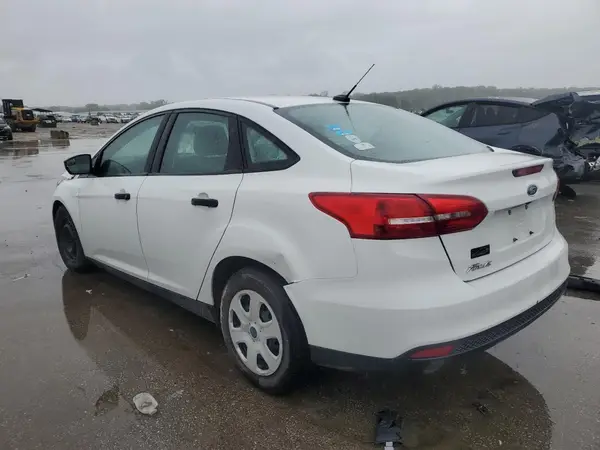 1FADP3E28JL269569 2018 FORD FOCUS - Image 2