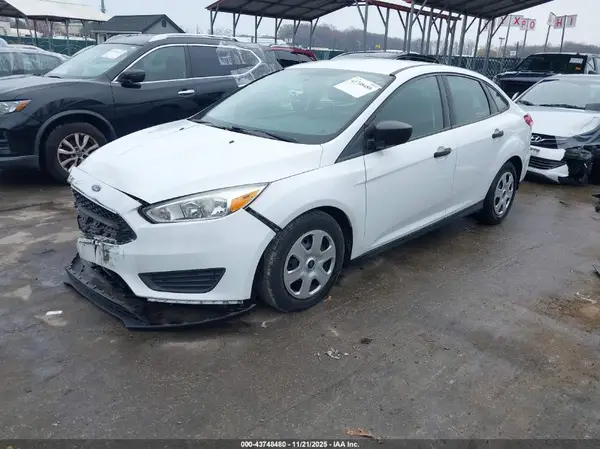 1FADP3E28JL291782 2018 FORD FOCUS - Image 2