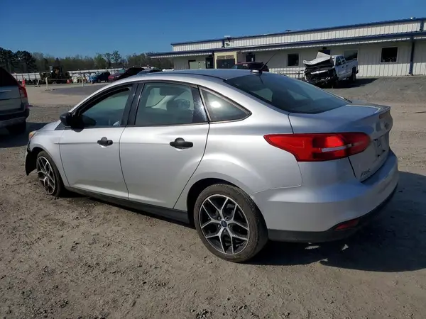 1FADP3E28JL300335 2018 FORD FOCUS - Image 2