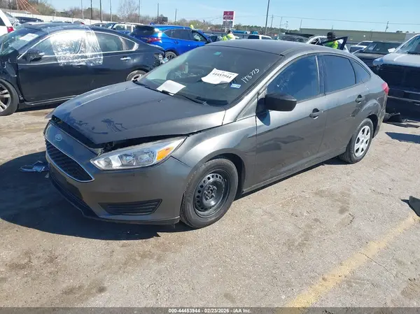 1FADP3E28JL302330 2018 FORD FOCUS - Image 2