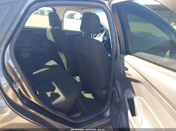 1FADP3E28JL302330 2018 FORD FOCUS - Image 8