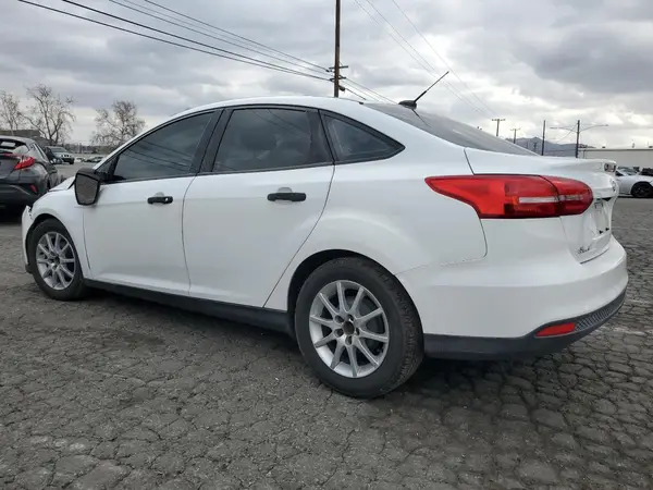 1FADP3E28JL304000 2018 FORD FOCUS - Image 2