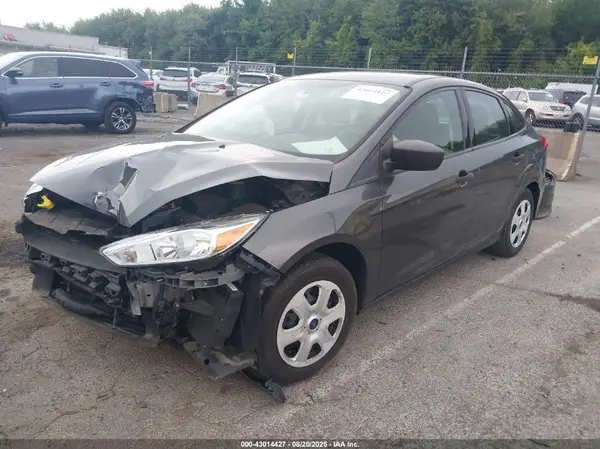 1FADP3E28JL306622 2018 FORD FOCUS - Image 2