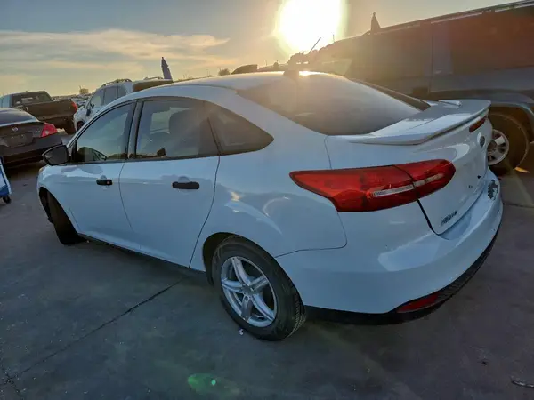 1FADP3E28JL311142 2018 FORD FOCUS - Image 2