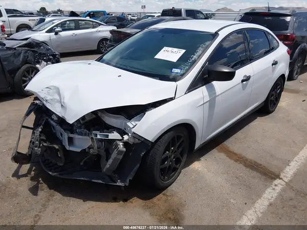 1FADP3E28JL330743 2018 FORD FOCUS - Image 2